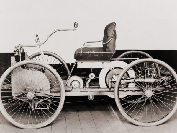 eines der ersten Automobile