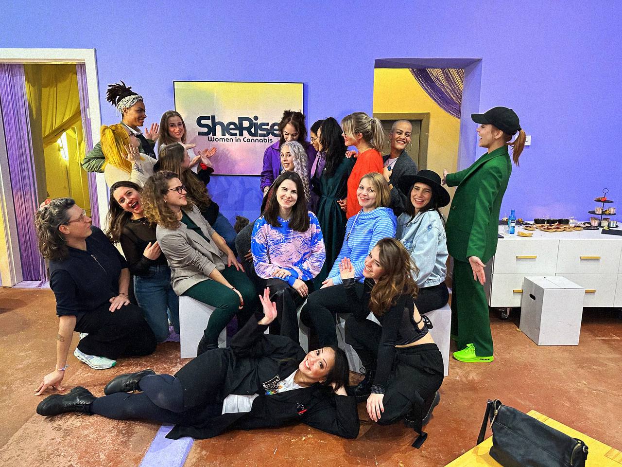 Die Crew der SheRise Canna-Ladys