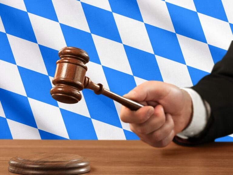 Klage gegen Bayerns Machtmissbrauch