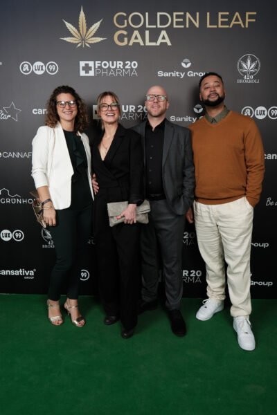 Mila mit Wenke, Vince und Pete Boateng auf der Golden Leaf Gala. 