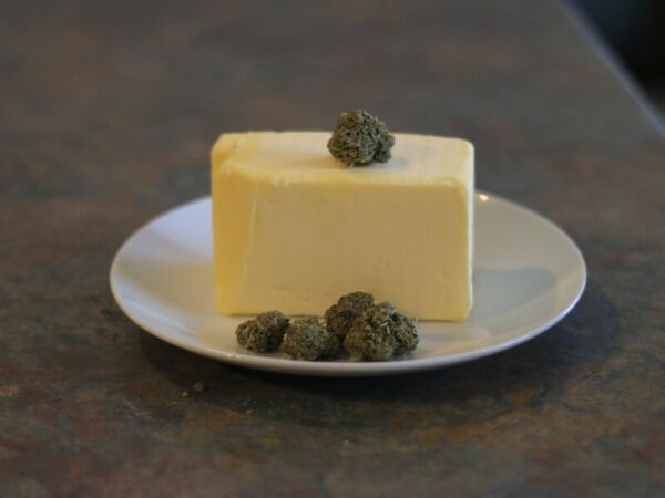 Cannabutter selbst hergestellt. 