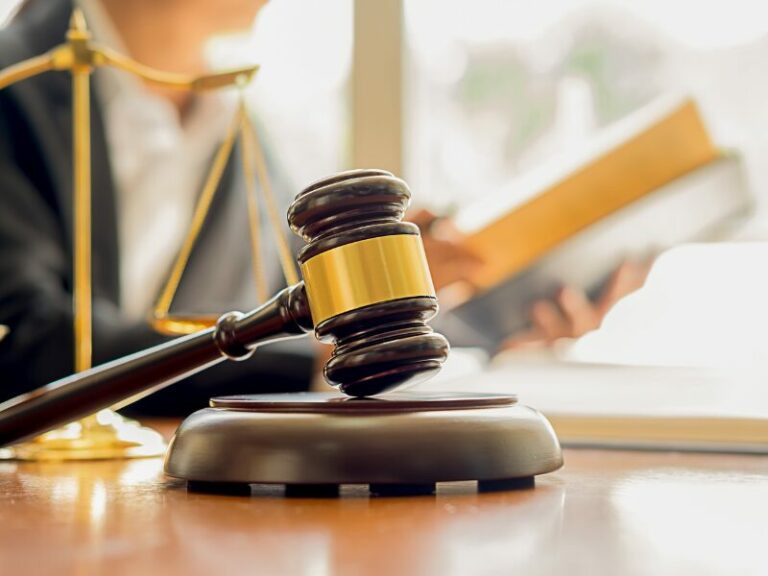Polizist freigesprochen: Gras untergeschoben, Verfahren manipuliert